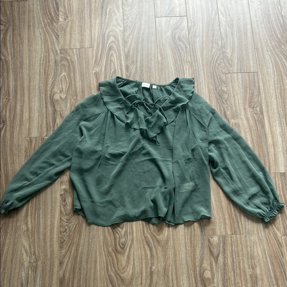 NEW Wilfred Aritzia Green Ruffled Blouse